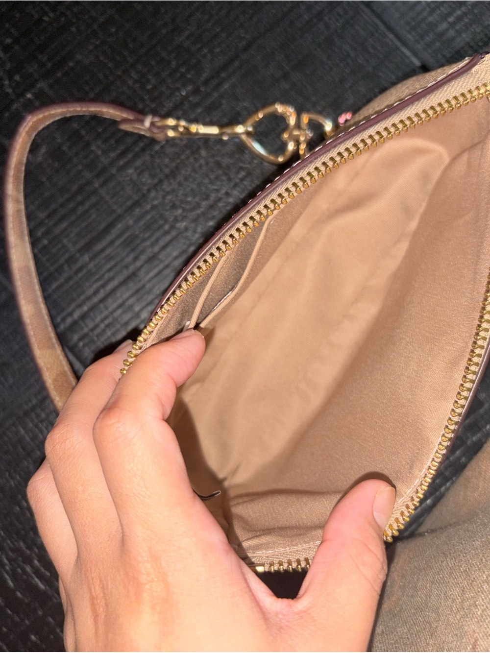 Coach Blush Pink Signature Shoulder Bag with Gold Heart-Link Strap - Picture 4 of 6